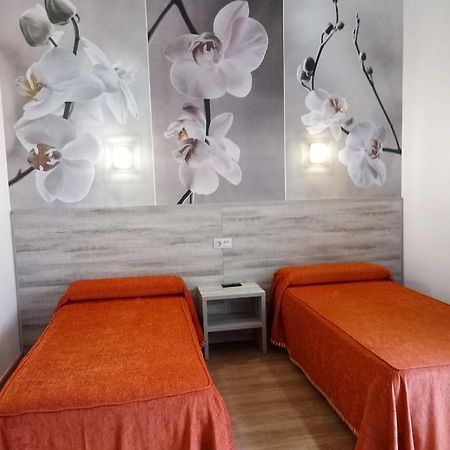 Hotel Єсте Екстер'єр фото