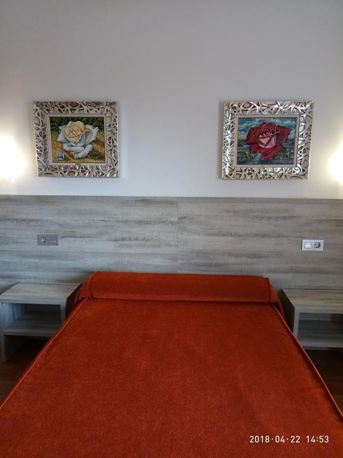 Hotel Єсте Екстер'єр фото