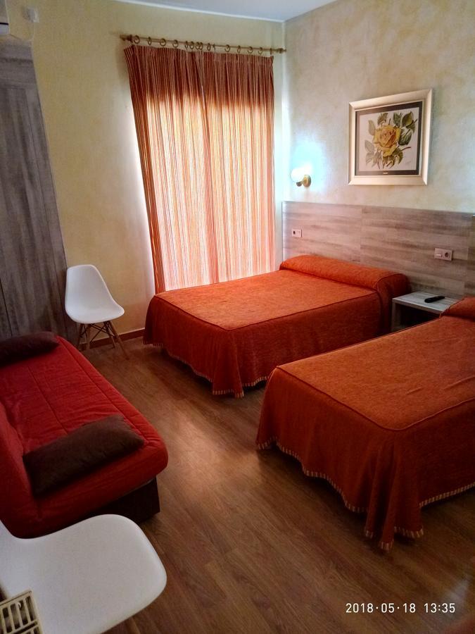 Hotel Єсте Екстер'єр фото
